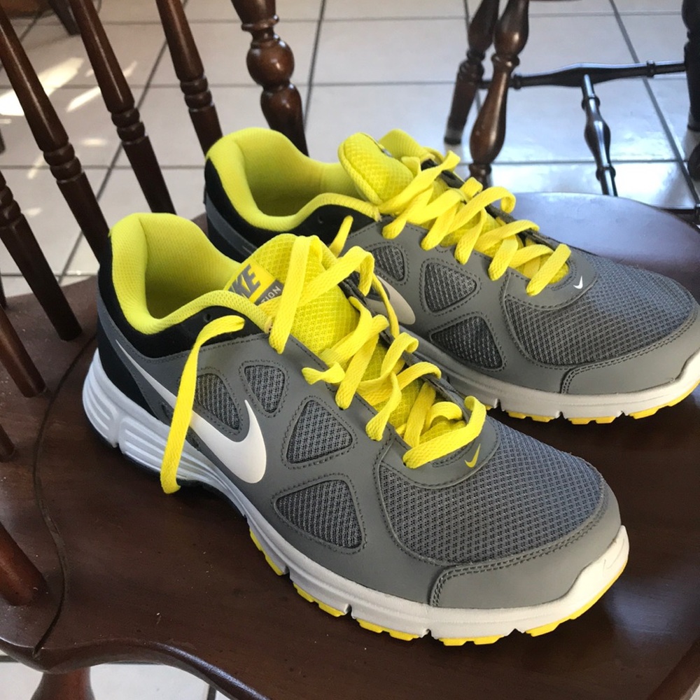 Men’s Nike Revolution Sneakers